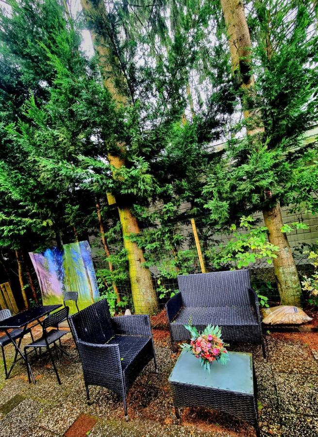 Chalet Op Een Rustig Park In De Natuur Путен Екстериор снимка