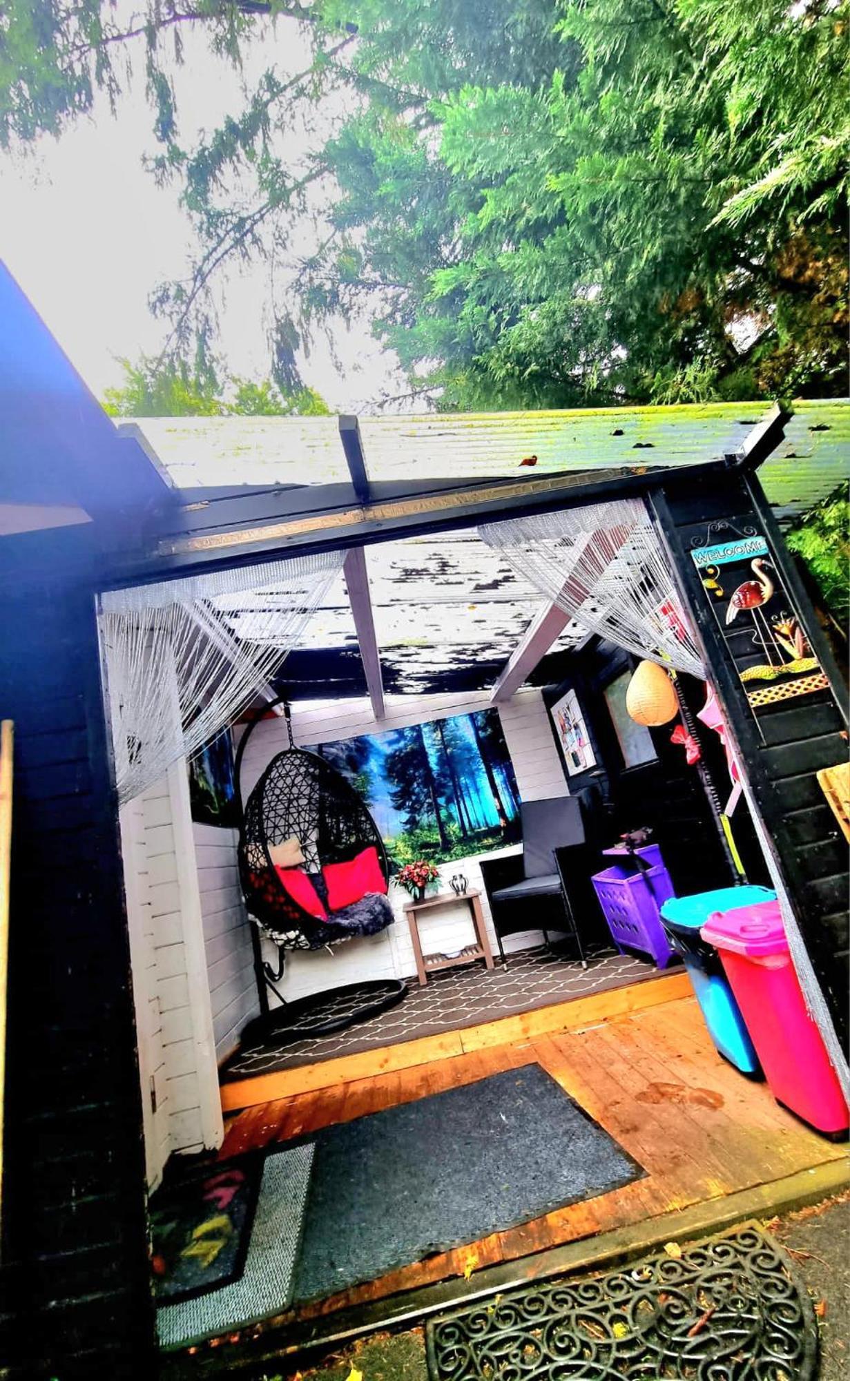 Chalet Op Een Rustig Park In De Natuur Путен Екстериор снимка